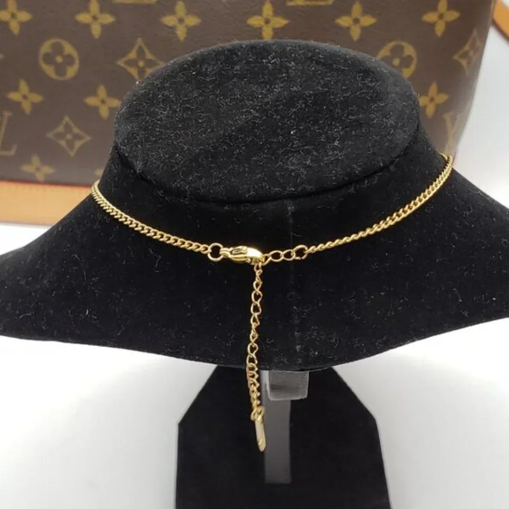 Authentic Louis Vuitton Lock & Key w/ Unbranded Gold Plated Gold Horseshoe Chain - Picture 5 of 10